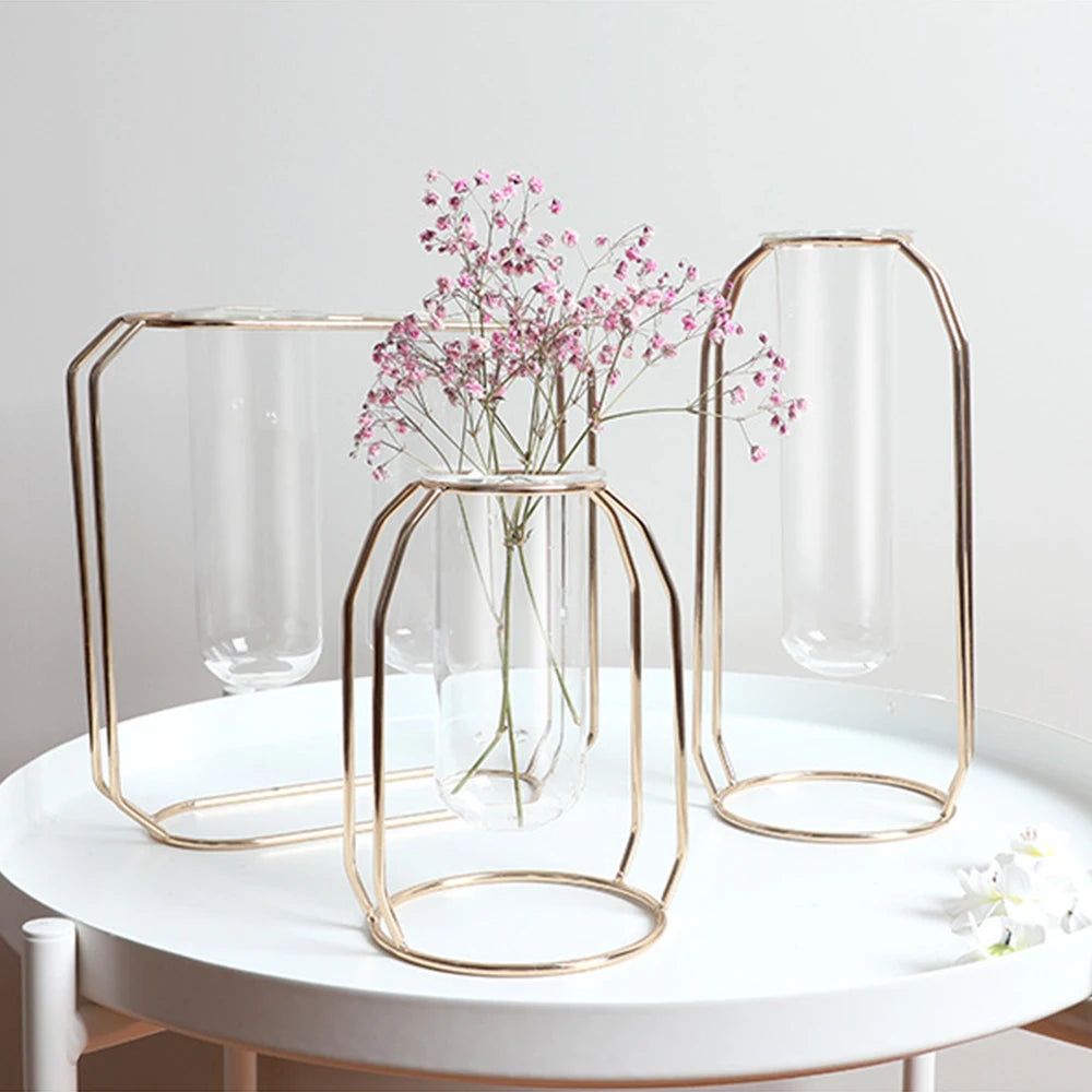 VAS - Vase en verre et métal doré