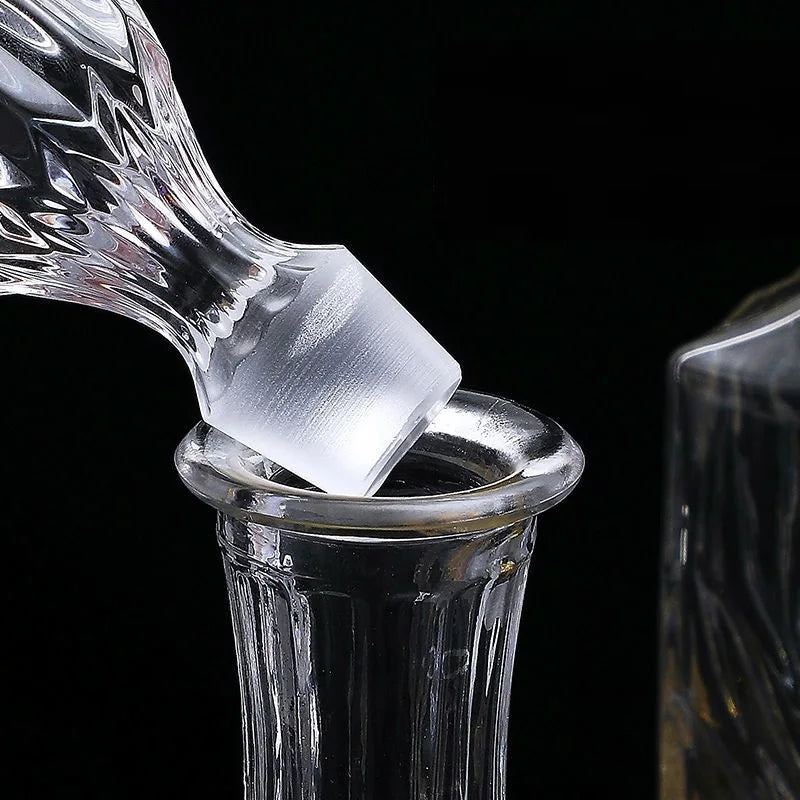 CRYS - Carafe à Whisky en cristal gravé