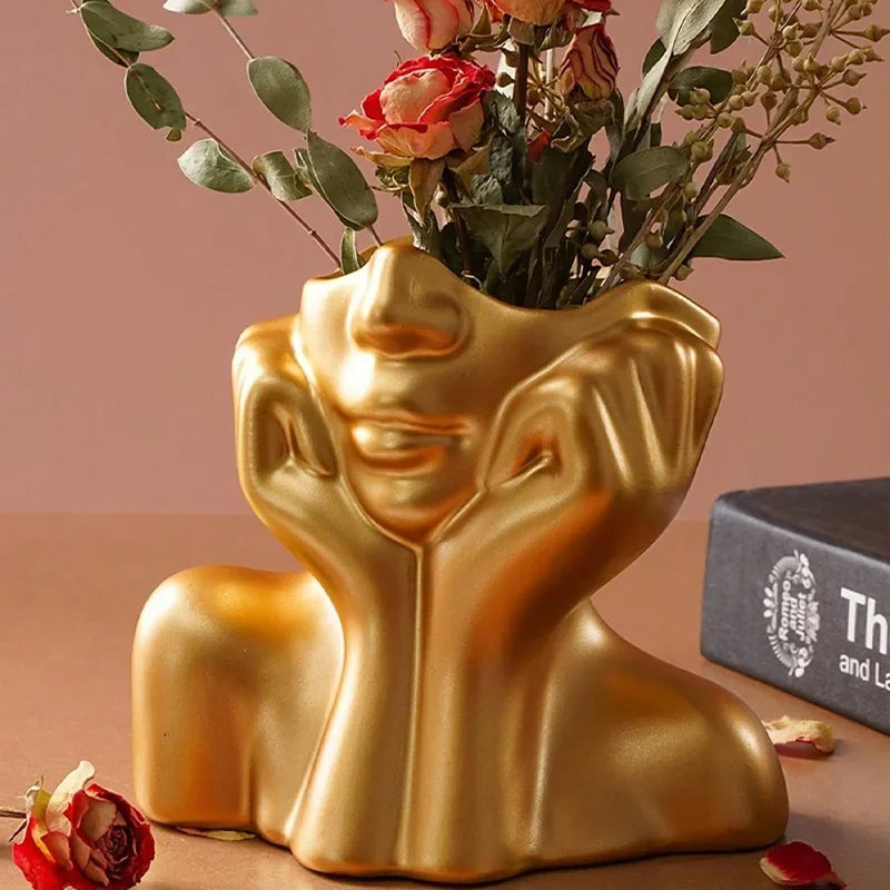 VYSX - Vase Doré Sculptural