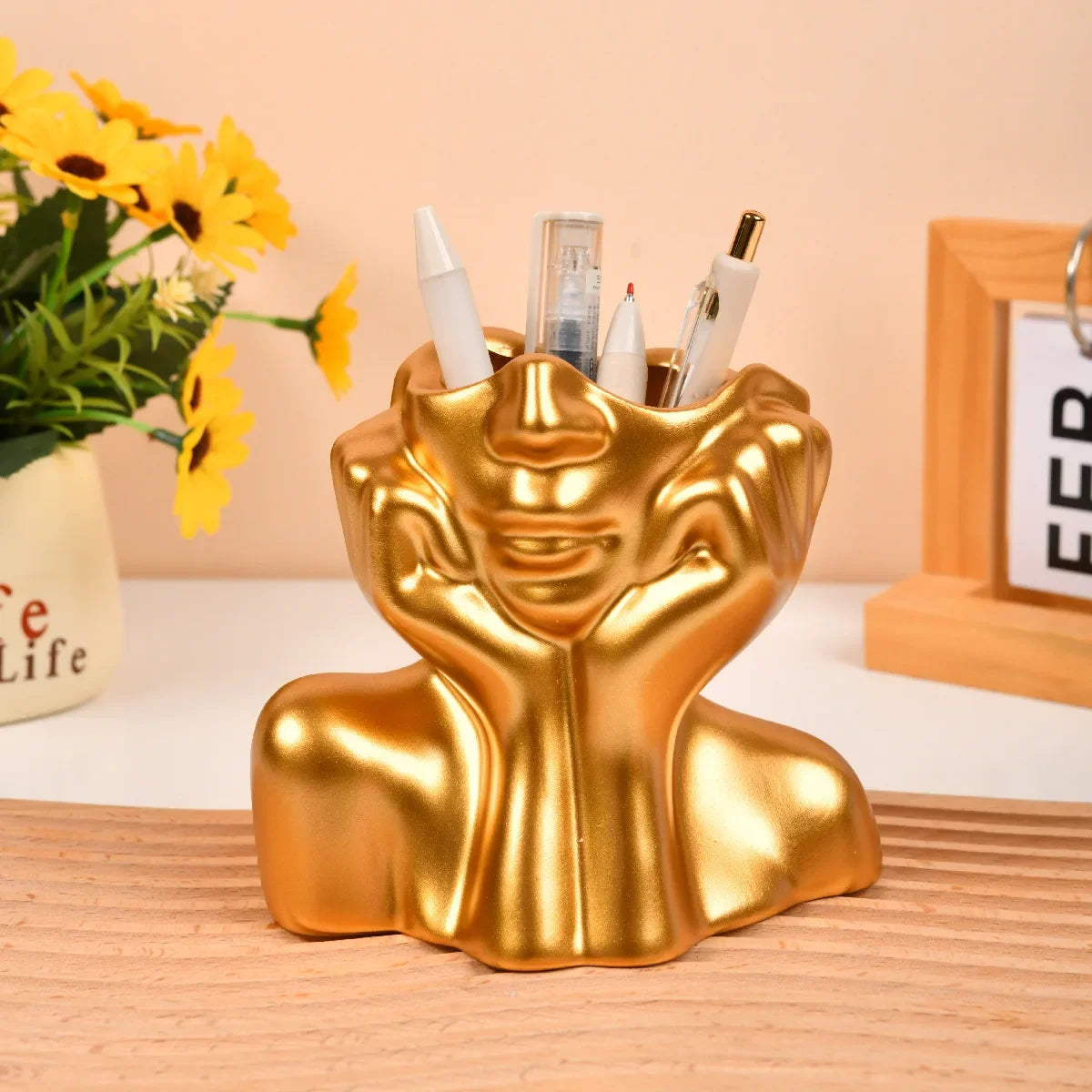 VYSX - Vase Doré Sculptural